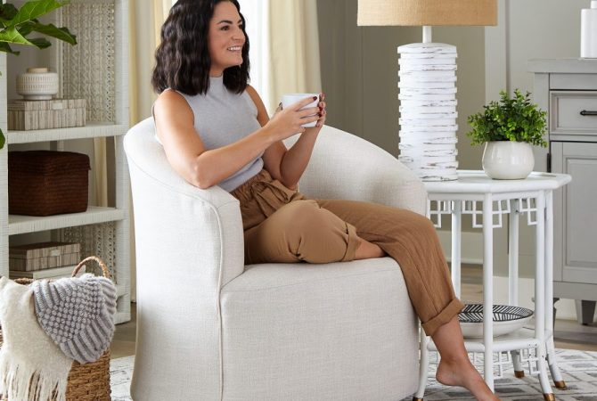 Best Home Furnishings Chairs and Ottomans