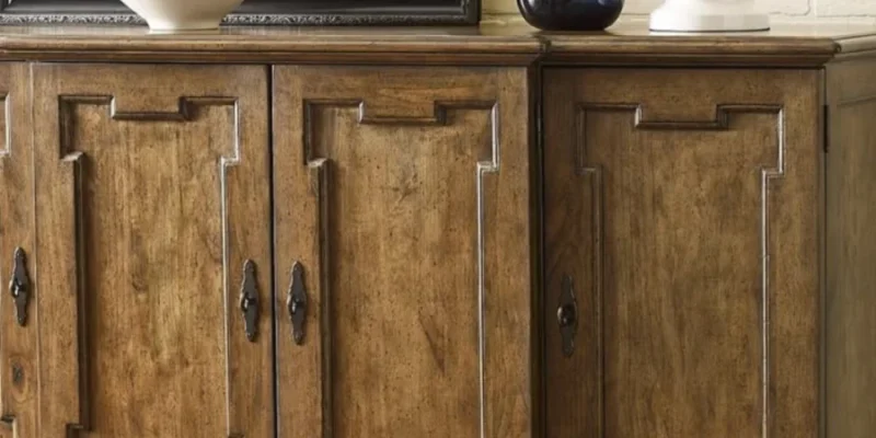 Kincaid Consoles, Curios, & Display Cabinets