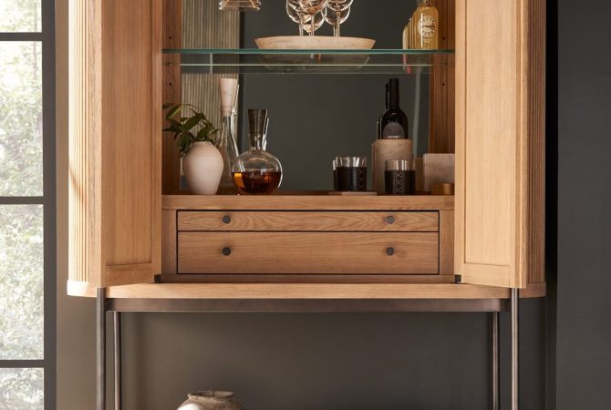 Universal Bar Carts & Cabinets Universal Bar Carts & Cabinets